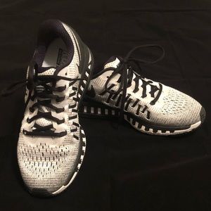 Nike Zoom Structure Running shoes